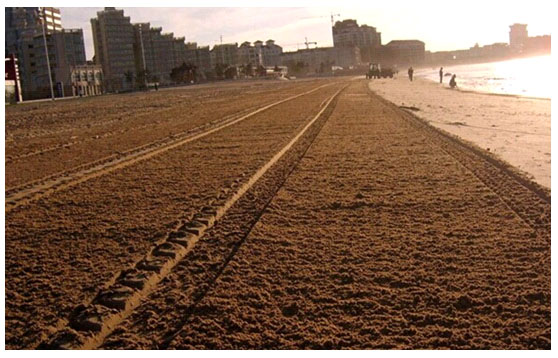 清理過后的沙灘